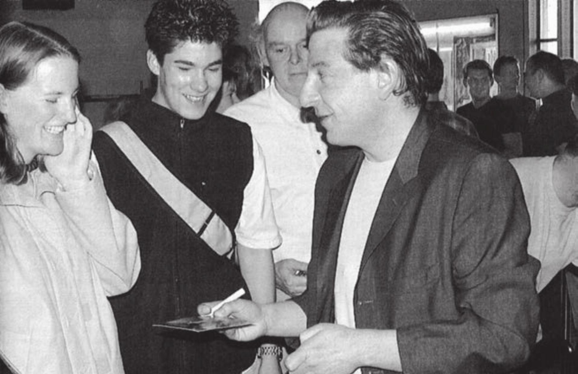 Da kommt Freude auf: Beat Schlatter (rechts) zu Gast im Kino Rex, Wohlen. Bild: Archiv