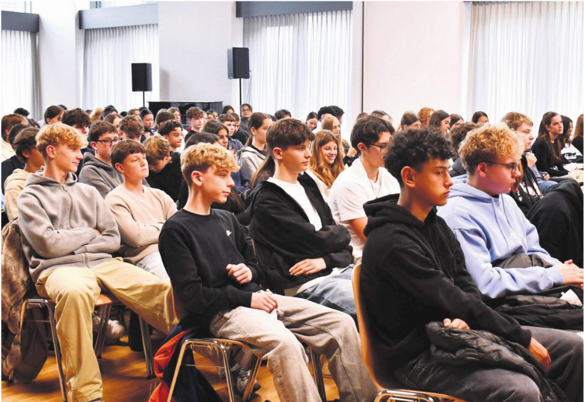 Ein Staatskundetag bringt für die Schülerinnen und Schüler Abwechslung in ein eher nicht so beliebtes Schulfach. Bilder: Monica Rast - Das Bild wird blockiert. – Möglicherweise durch einen aktiven Adblocker.