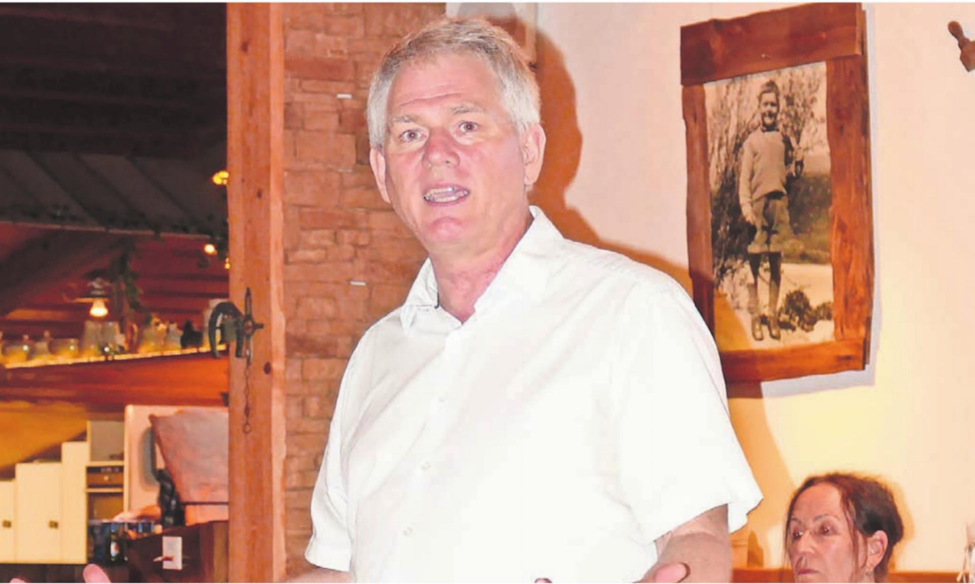 Präsident Stephan Bärtschi konnte an der GV viele Mitglieder des Vereins «Verträgliche Starkstromleitung Reusstal» begrüssen. Er und seine Vorstandskollegen hielten die Versammlung betreffs Neuestem auf dem Laufenden. Bild: Stefan Treier - Das Bild wird blockiert. – Möglicherweise durch einen aktiven Adblocker.