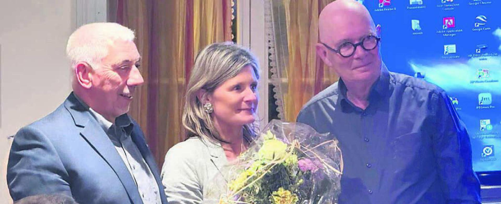 Barbara Steinemann, Nationalrätin SVP Zürich, besuchte die SVP Wohlen: Fraktionspräsident Manfred Breitschmid (rechts) und Parteipräsident Roland Büchi. Bild: zg