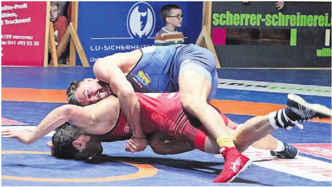 Michael Bucher (oben) zeigt sein riesiges Herz und seine Klasse. Michael Bucher (oben) zeigt sein riesiges Herz und seine Klasse.