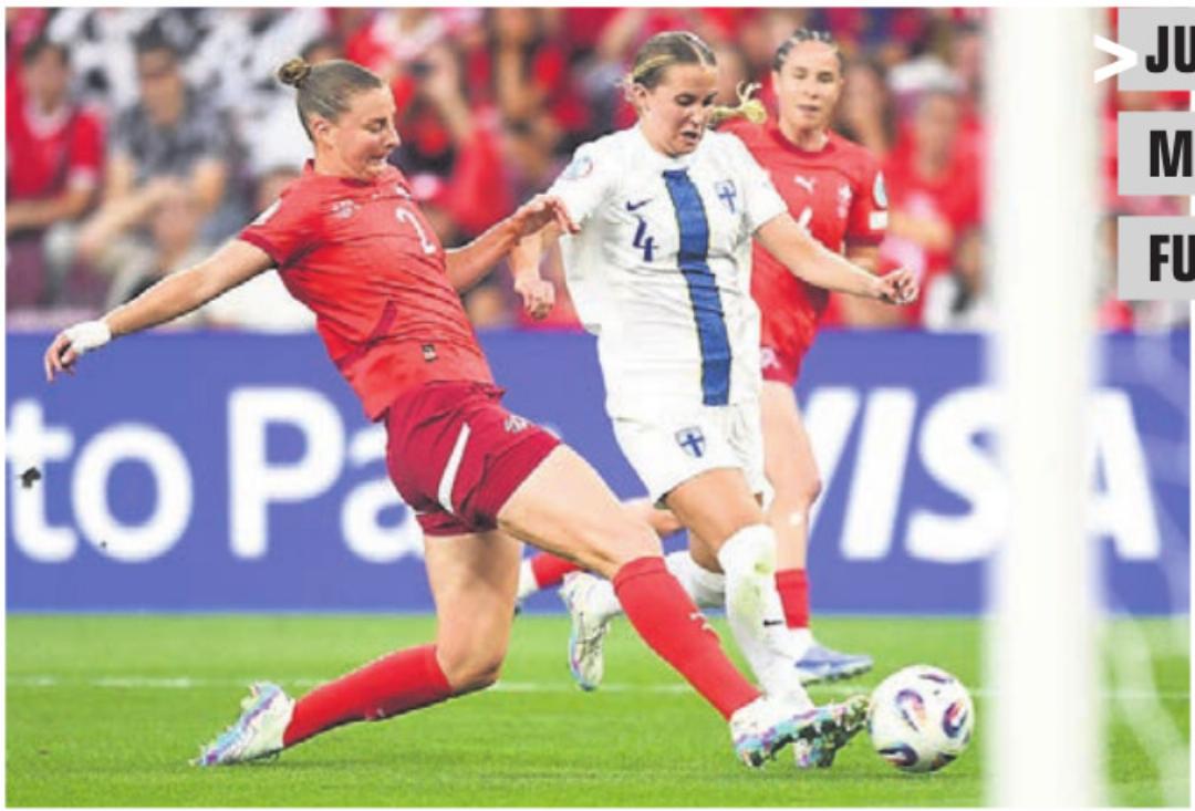 JULIA STIERLI (28)
MURI / SC FREIBURG
FUSSBALL
Nach ihrem Wechsel ins Ausland wird Julia Stierli auch beim SC Freiburg zur unbestrittenen Stammspielerin. In ihrer ersten Saison steht sie bei fast jedem Bundesligaspiel von Anfang an auf dem Platz. An der Heim-Europameisterschaft ist sie Teil des Sommermärchens, steht während der Gruppenphase in jeder Partie in der Startelf und hat so gewichtigen Anteil daran, dass die Schweiz es erstmals in den Viertelfinal schafft. JULIA STIERLI (28)
MURI / SC FREIBURG
FUSSBALL
Nach ihrem Wechsel ins Ausland wird Julia Stierli auch beim SC Freiburg zur unbestrittenen Stammspielerin. In ihrer ersten Saison steht sie bei fast jedem Bundesligaspiel von Anfang an auf dem Platz. An der Heim-Europameisterschaft ist sie Teil des Sommermärchens, steht während der Gruppenphase in jeder Partie in der Startelf und hat so gewichtigen Anteil daran, dass die Schweiz es erstmals in den Viertelfinal schafft.