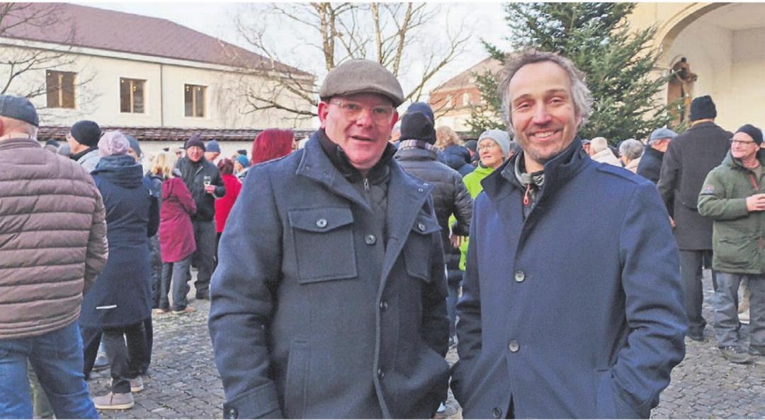 Die beiden Gastgeber Hans Peter Frey (Kirche) und Hans-Peter Budmiger (Gemeinde) sprachen sich für ein Miteinander aus. Die beiden Gastgeber Hans Peter Frey (Kirche) und Hans-Peter Budmiger (Gemeinde) sprachen sich für ein Miteinander aus.