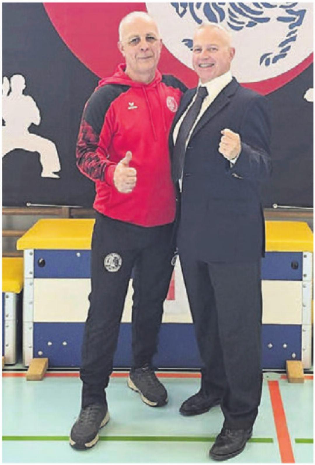 Emir Kujundzic (links) mit seinem ehemaligen Trainer Toni Romano. Emir Kujundzic (links) mit seinem ehemaligen Trainer Toni Romano.