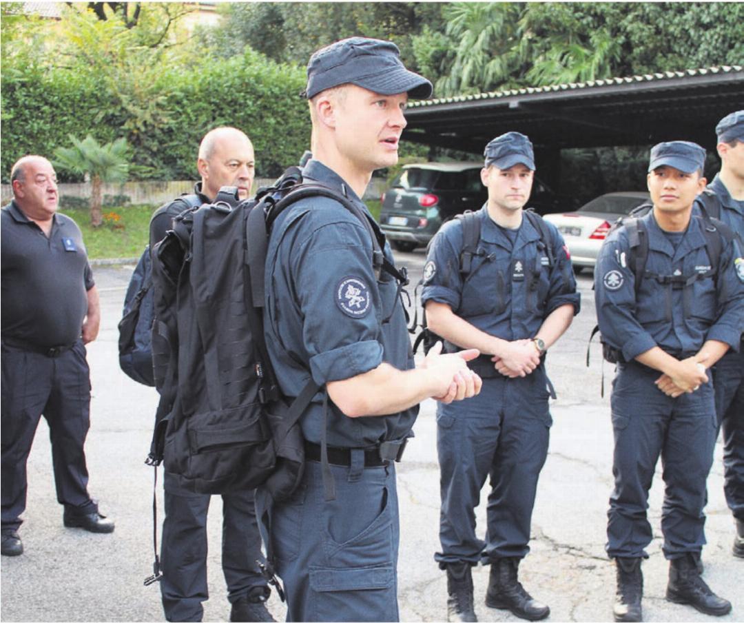 In der typischen bunten Garde-Uniform ist René Stöckli aus Oberrüti nicht mehr oft unterwegs. Er ist zuständig für die Ausbildung der Garde-Rekruten. Bild: zg In der typischen bunten Garde-Uniform ist René Stöckli aus Oberrüti nicht mehr oft unterwegs. Er ist zuständig für die Ausbildung der Garde-Rekruten. Bild: zg