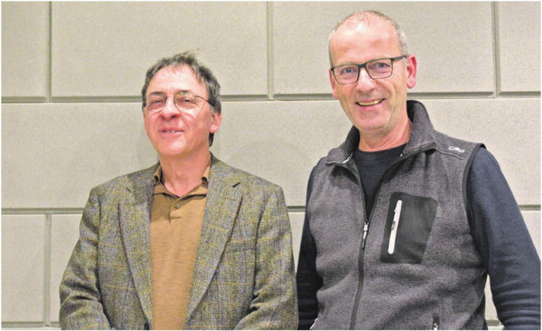 Sie kämpfen engagiert gegen und für Tempo 30 auf allen Gemeindestrassen: Roman Roth (l.) und Stefan Staubli. Bild: Annemarie Keusch Sie kämpfen engagiert gegen und für Tempo 30 auf allen Gemeindestrassen: Roman Roth (l.) und Stefan Staubli. Bild: Annemarie Keusch