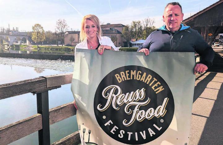 Das OK des Reussfoodfestivals um Esther Lattmann (l.) und Stephan Troxler (r.) hat seinen Anlass neu ausgerichtet. Bilder: Marco Huwyler