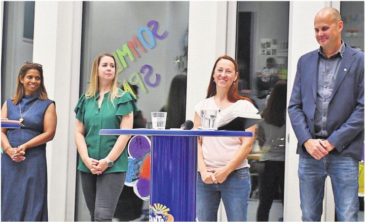 Stellen sich den kritischen Fragen, von links: Colleen Furrer (parteilos), Nina Haas (SVP), Cécile Künzli (parteilos) und Manuel Stoop (Mitte). Bild: Monica Rast