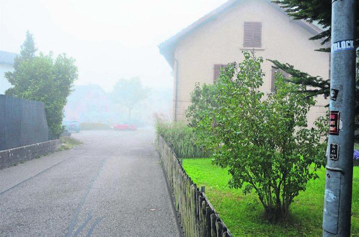 Das Grundstück und die Liegenschaft befinden sich in unmittelbarer Nähe zum Dorfplatz. Für die angestrebte Neugestaltung des Zentrums bietet der Kauf daher viel Entwicklungspotenzial. Bild: Chregi Hansen