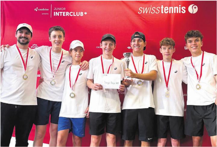 Die Schweizer Meister vom TC Wohlen Niedermatten. Von links: Nathan Eugster (Coach), Nils Hauck, Luca Botan, Robin Giger, Seraphin Langer, Lias Parpan und Miguel Molinari. Bild: zg