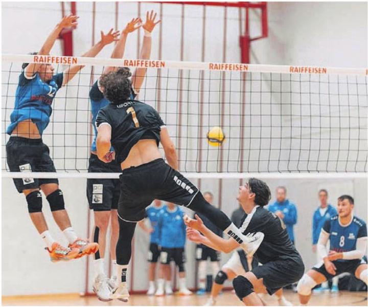 Die Männer des TV Lunkhofen (in Blau) stehen vor der bislang grössten Herausforderung der noch jungen Saison. Bild: zg