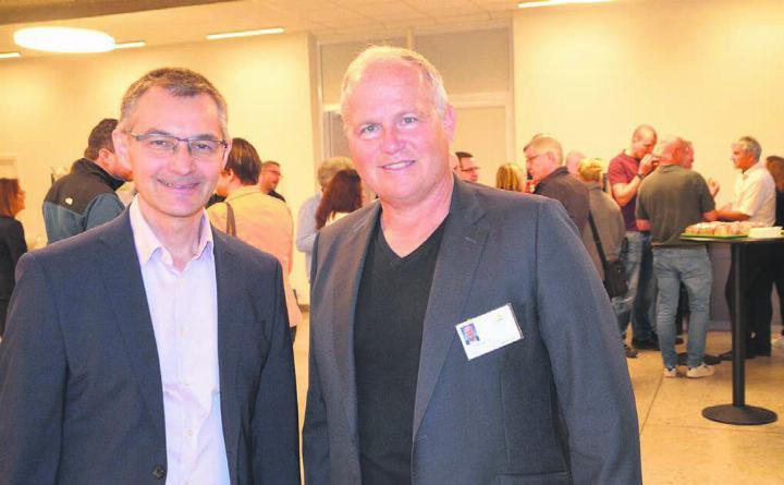 Emanuel Egger (rechts), Leiter Betrieb und Infrastruktur am Spital Muri, lud zum «Blackout»-Workshop mit Referent Herbert Saurugg, Präsident der Österreichischen Gesellschaft für Krisenvorsorge. Bild: Thomas Stöckli