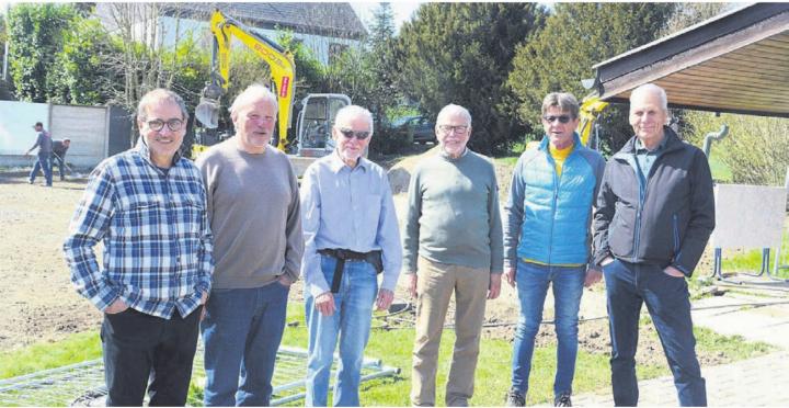 Ein Teil der Initianten während des Baus (von links): Peter Renner, Präsident Jean-Claude Hofstetter, Peter Günther, Ernst Gisi, Urs Frei sowie Projektverfasser und Bauleiter Daniel Fischer, der neu in den Vorstand gewählt wurde. Bild: Archiv