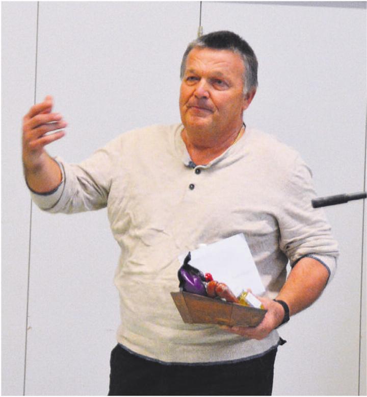 Emotionen zum Abschluss: Kurt Käslin wurde verabschiedet. Bilder: Annemarie Keusch