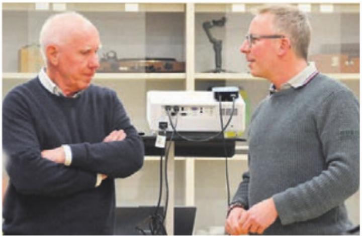 Vorstandspräsident Marcel Signer (links) wurde durch seinen Nachfolger Chrigi Meier verabschiedet. Bild: rwi