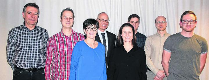 Der neu formierte Vorstand freut sich auf ein erfolgreiches Geschäftsjahr: Urs Amhof, Stefan Huber, Trudy Strebel, Urs Rüttimann, Petra Heldstab, Marcel Lötscher, Mathias Müller, Stefan Amhof (von links). Bild: dv
