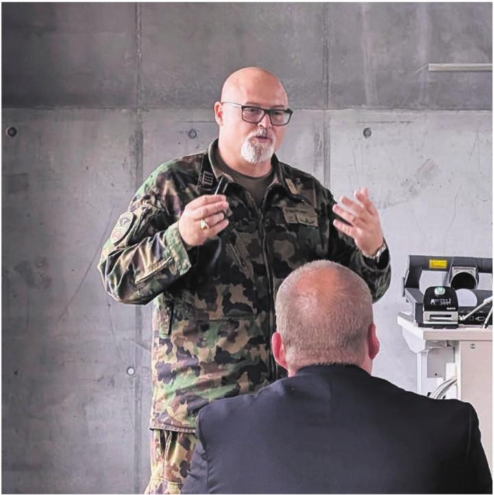 Oberst Daniel Wegrampf führte durch den diesjährigen Firmenanlass.