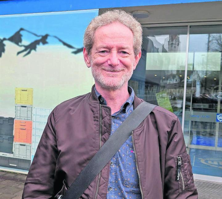 Vor 50 Jahren betrat Urs Brun die Räumlichkeiten des Industriebetriebs in der Bremgarter Unterstadt in Begleitung seines Vaters zum ersten Mal und unterschrieb seinen Lehrvertrag. Damit ging er ein Arbeitsverhältnis ein, das sein ganzes Berufsleben überdauern sollte. Langweilig wurde ihm bei Utz nie. Auch weil sich Brun in all den Jahren immer wieder neu erfinden musste.