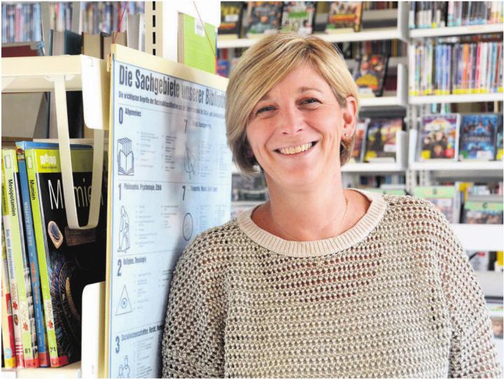 Bibliotheksleiterin Christina Eppisser und ihr Team erhalten von der Bevölkerung viel Lob für ihre Arbeit. Noch wichtiger sind aber die wertvollen Inputs, wie die neue Bibliothek gestaltet werden soll. Bild: Chregi Hansen Bibliotheksleiterin Christina Eppisser und ihr Team erhalten von der Bevölkerung viel Lob für ihre Arbeit. Noch wichtiger sind aber die wertvollen Inputs, wie die neue Bibliothek gestaltet werden soll. Bild: Chregi Hansen