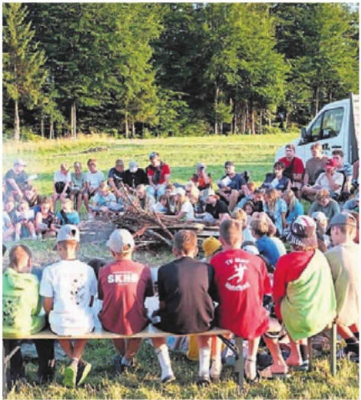 Zum Lagerleben gehört, dass gesungen wird. Bild: zg