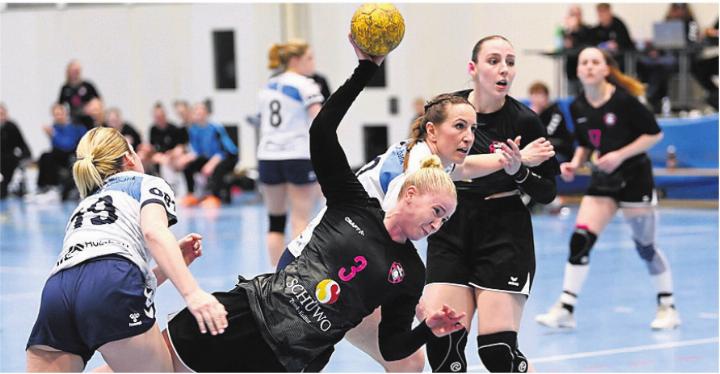 Vivienne Pfister (Nummer 3) und die SG Freiamt wollen in die 1. Liga. Bild: awa/Archiv