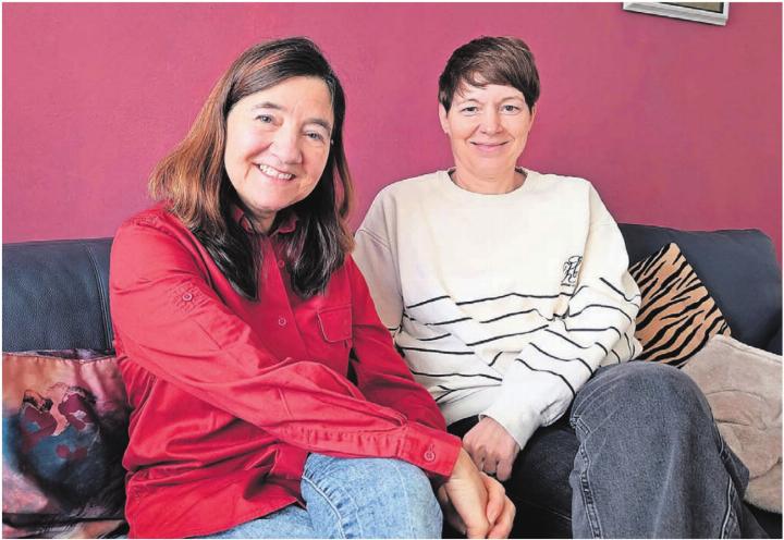 Jacqueline Bedo (links) hat vor einem Jahr das Präsidium von Läbigs Bremgarte übernommen. Gemeinsam mit Vorstandskollegin Anita Köchli (r.) hat sie viel Neues angepackt und aufgegleist. Bild: Marco Huwyler