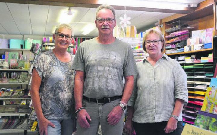 Der Abschied naht, von links: Erika Marti, Beda Huber, Gaby Müller. Bild: Archiv