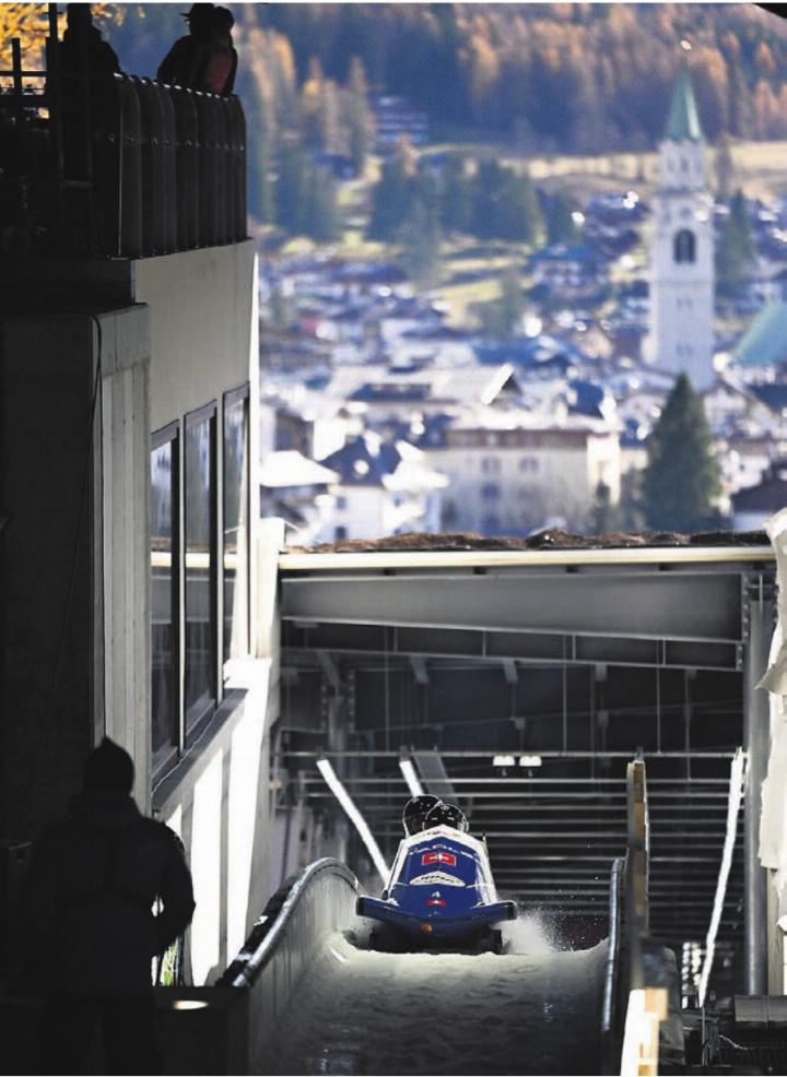Melanie Hasler im Zweierbob auf der Olympia-Bahn in Cortina. Bild: Viesturs Lacis