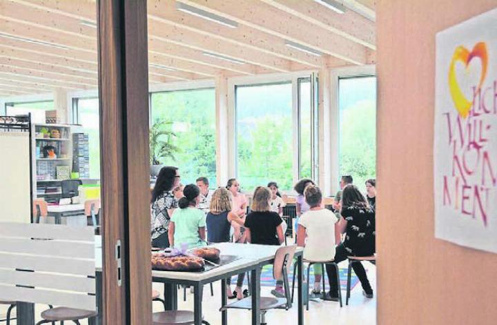 Im August 2017 konnte Villmergen das neue Schulhaus Mühlematten in Betrieb nehmen. Sechs Jahre später braucht es bereits weiteren Schulraum. Bild: Archiv
