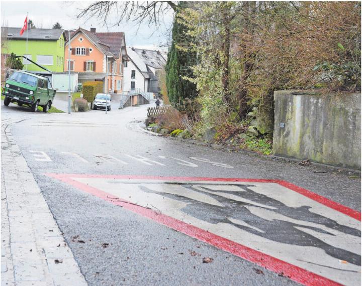 Tempo 30 ist auch auf der Dorfstrasse geplant – der Entscheid fällt am 8. März an der Urne. Bild: Annemarie Keusch