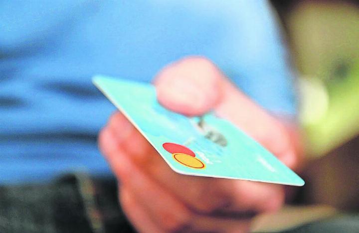 Der Angeklagte betrog Kunden eines Webshops anhand derer Kreditkartendaten um viel Geld. Bild: www.pixabay.com