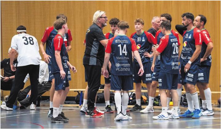 Die SG Wohlen Mutschellen mit Trainer Alex Milosevic ist nach zwei Spieltagen auf bestem Weg und steht ungeschlagen an der Tabellenspitze. 
Bild: sh