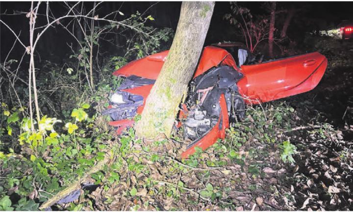 Warum die Automobilistin die Kontrolle verlor, ist unklar. Bild: pz