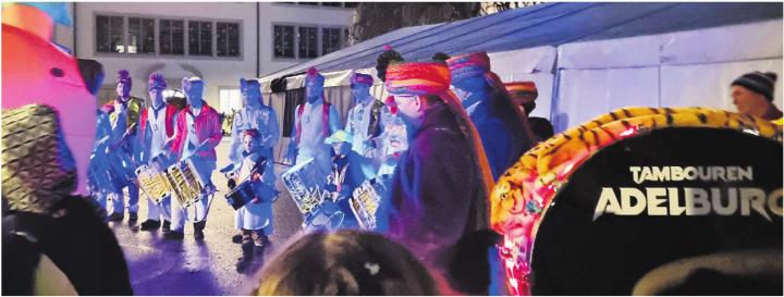 Sie sind unüberhörbarer Bestandteil der Fasnacht. Die Adelburger Tambouren und auch ihr Nachwuchs sind fit. Bilder: Verena Anna Wigger / zg