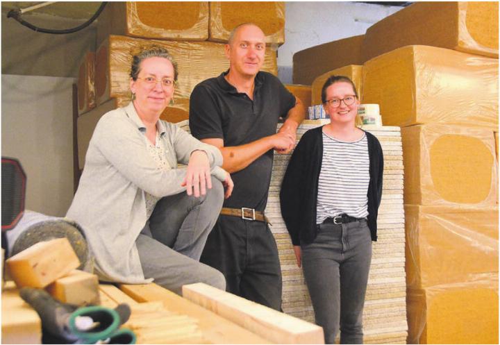 Sieht nach Baustelle aus, ist es auch, von links: Regula Marthaler, Jan Illing und Lea Küng. Bilder: Annemarie Keusch / zg