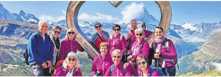 Die Damenriege Aristau vor dem Matterhorn. Bild: zg