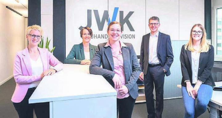 Das Team der JWK: Nadine Holenweger, Cornelia Wettstein, Gaby Lüthi, Tobias Knecht, Andrea Lustenberger (von links). Bild: zg