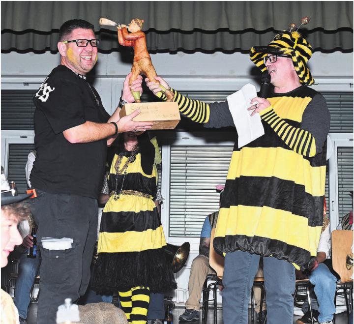 Der Chnebel ist übergeben: Markus Hunn, 1976er (links), und Roland Hoffmann, 1975er. Bild: Daniela Frutiger / freshfocus