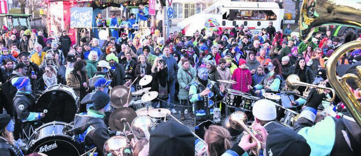 Die Fasnachtsanlässe werden jeweils von allen Altersgruppen der Bevölkerung sehr gut besucht. Bild: Archiv