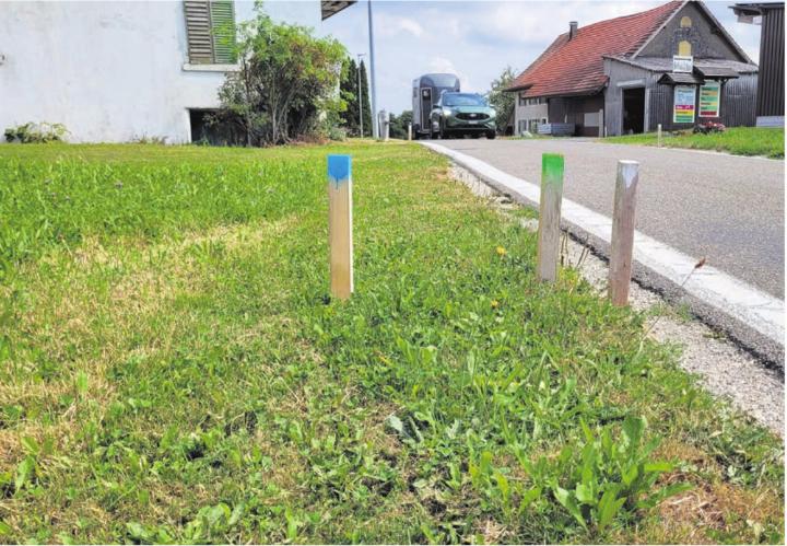 Die Strasse wird auch nach der Sanierung eng bleiben. Geplant ist der durchgehende Ausbau auf fünf Meter.