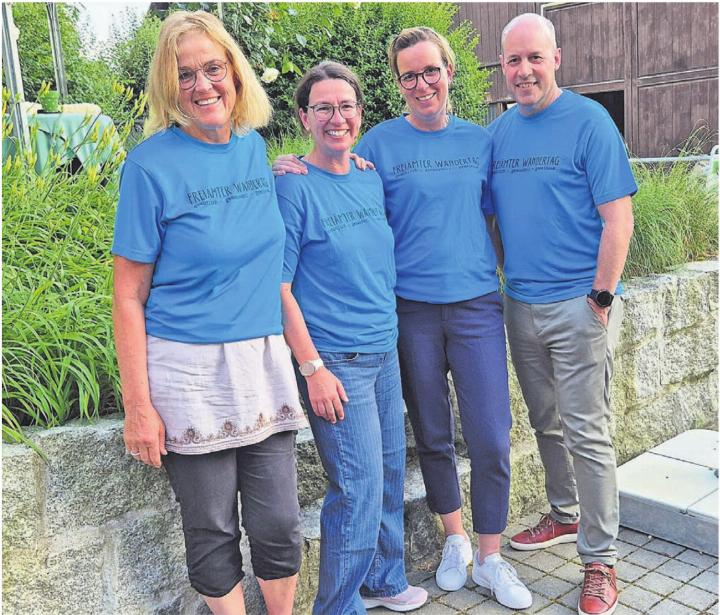 Das Wandertag-OK der Naturfreunde Oberfreiamt. Von links: Helen Suter (Beinwil), Sonja Strebel (Muri), Michèle Erne (Boswil) und Adrian Strebel (Muri). Bild: zg