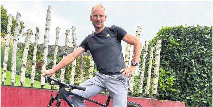 Sitzen auf dem Velo geht – an ein Rennen ist für Urs Huber nicht zu denken. Bild: spr