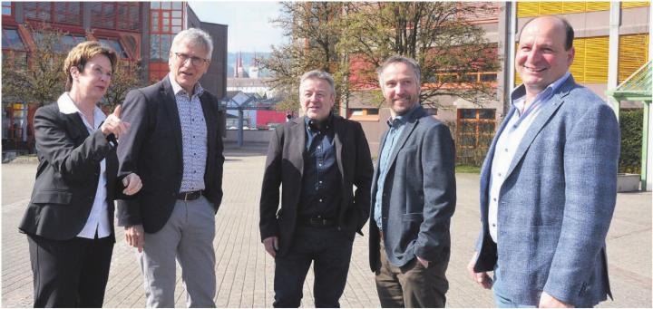 Der neue, eingespielte Murianer Gemeinderat im Oberstufenzentrum Bachmatten, von links: Marlies Laubacher, Daniel Räber, Jörg Weiss, Hans-Peter Budmiger und Herbert Meier. Bild: Annemarie Keusch