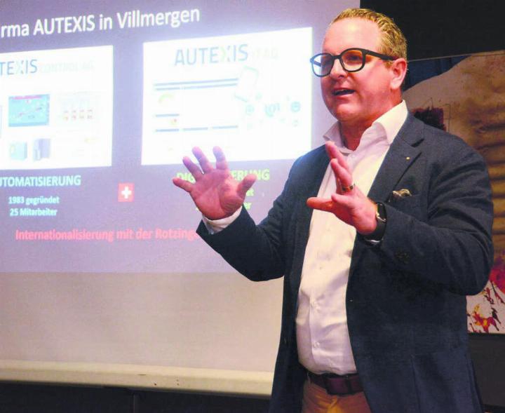 Philippe Ramseier ist Mehrheitsaktionär und Verwaltungsratspräsident der Autexis. Am Wirtschaftsapéro von FDP, Handwerker- und Gewerbeverein und IG Industrie Allmend stellte er sein Unternehmen vor. Bild: Chregi Hansen