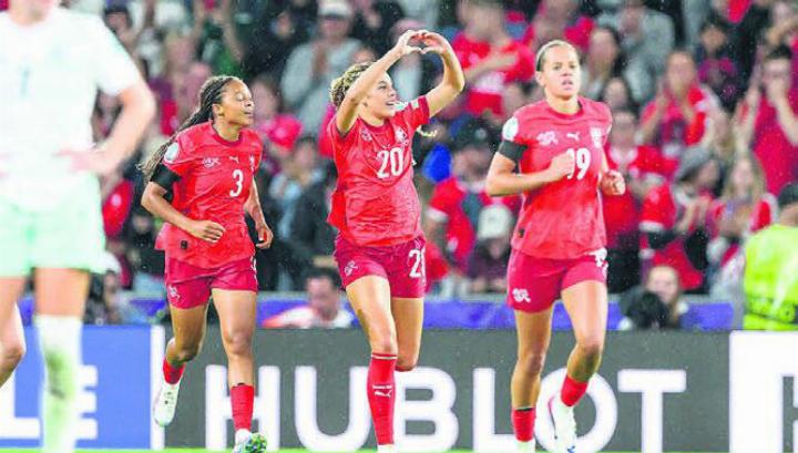 Der Frauenfussball spaltet nach wie vor die Geister. Bild: Freshfocus