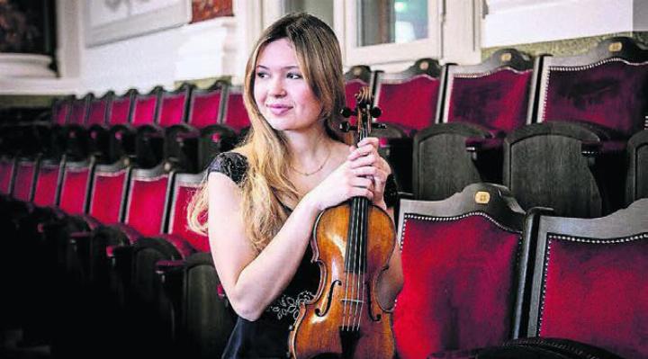 Mit Anna Naomi Schultsz kommt eine junge Basler Geigerin nach Muri. Bild: zg