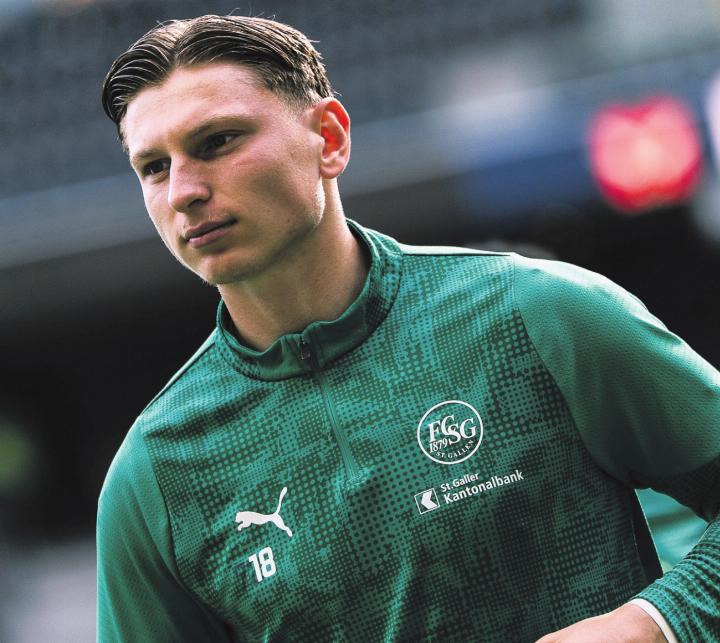 «Ich bleibe am Boden.» Der Wohler Alessandro Vogt ist der Shootingstar des Schweizer Fussballs – und bleibt demütig. Bild: FC St.Gallen 1879 «Ich bleibe am Boden.» Der Wohler Alessandro Vogt ist der Shootingstar des Schweizer Fussballs – und bleibt demütig. Bild: FC St.Gallen 1879
