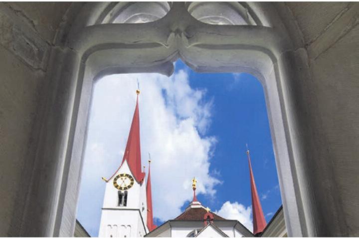 Vom Kreuzgang gibt es einzigartige Ausblicke aufs Kloster. Bild: zg