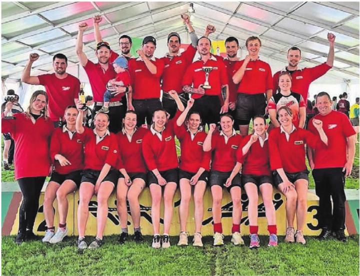 Nationale Spitze: Die Frauen und Männer des Seilziehclubs Sins. Bild: zg