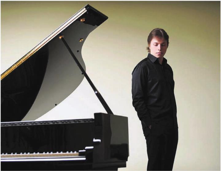 Der junge Pianist Ilya Shmukler hinterlässt Eindrücke. Bild: zg